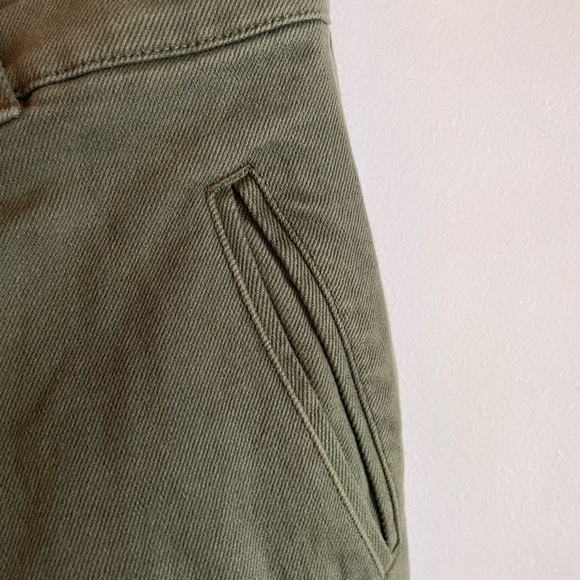 Aritzia Wilfred free modern utility cargo pants, dark olive, size 2. - Picture 3 of 6